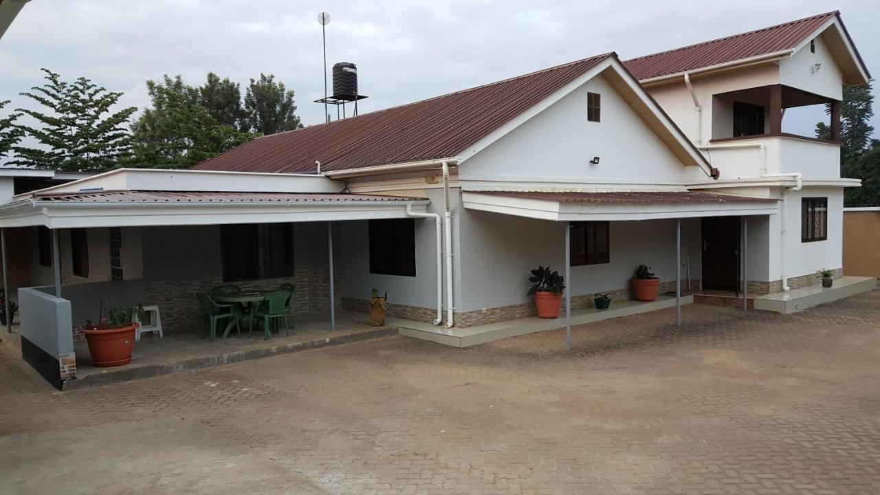 Kilimanjaro Country House Моши Экстерьер фото