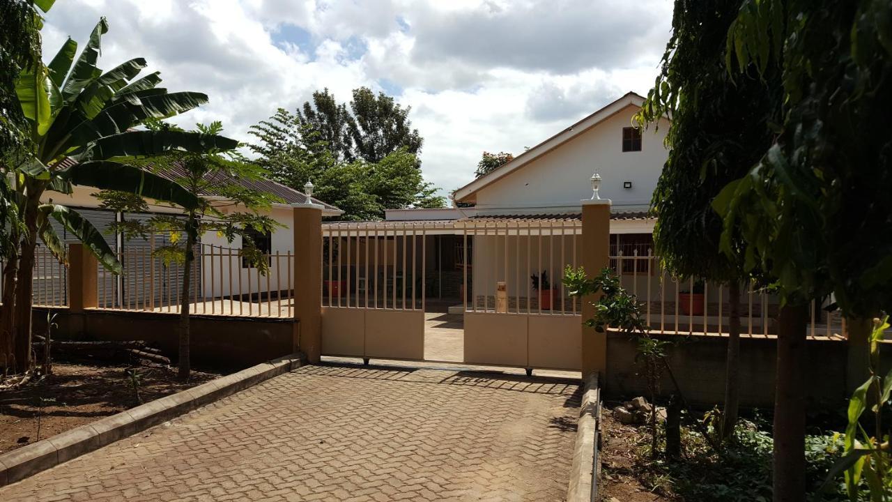 Kilimanjaro Country House Моши Экстерьер фото