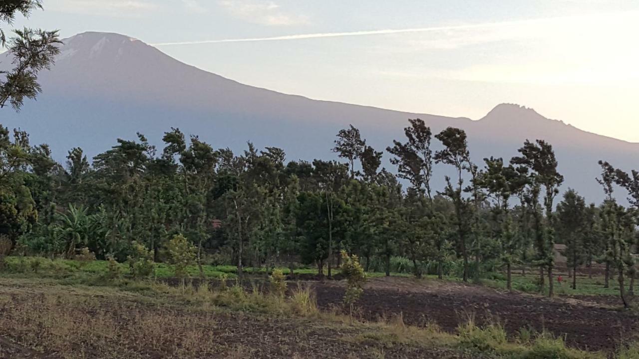 Kilimanjaro Country House Моши Экстерьер фото