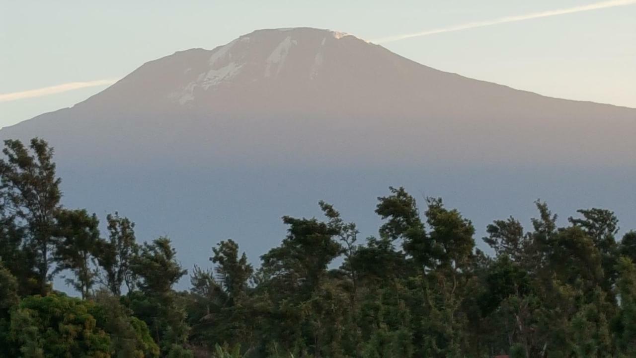 Kilimanjaro Country House Моши Экстерьер фото